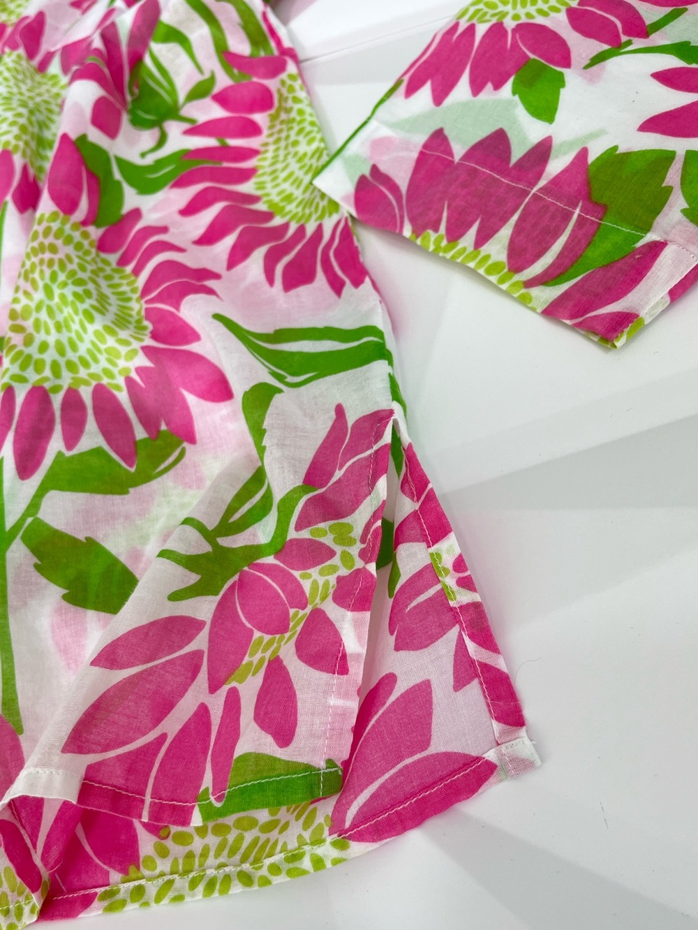 Lilly Pulitzer Vintage Lightweight Shirt With Vibrant Pink Floral Sunflowers - Picture 12 of 17